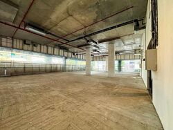 Middle Road (D7), Retail #540271861